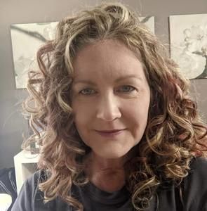 Meet your Posher, Leanne